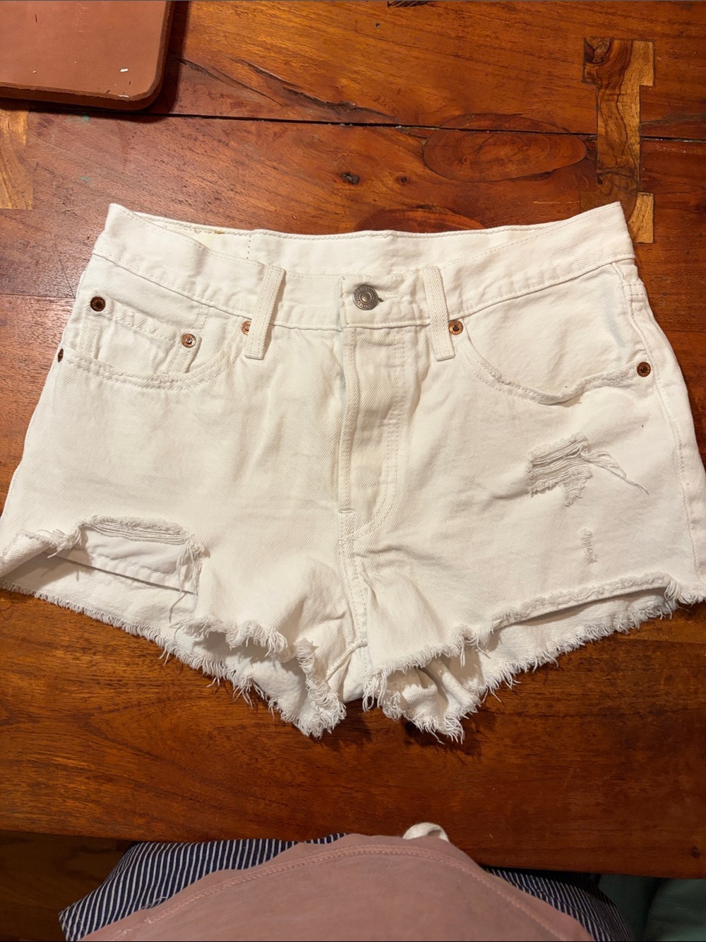 Levi’s shorts 501